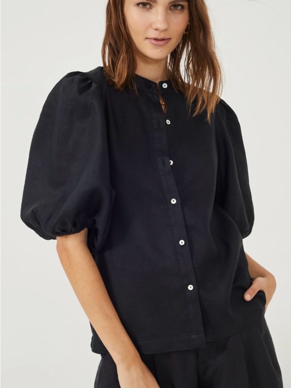 LANHTROPY Women’s Black Bubble Linen Puff Sleeve Button-Front Top S Chic Elevate